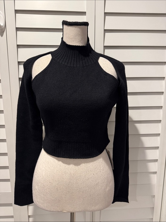 Commense Sweaters - Commense NWT Black Cutout Turtleneck Cropped Sweater